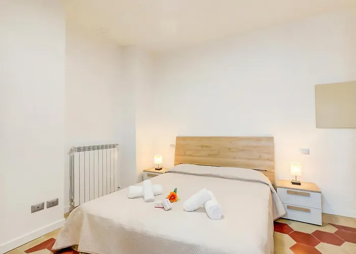 Patty New In Center - Happy 라베노-몸벨로