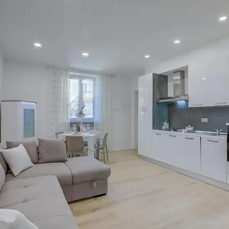 Apartman Patty New In Center - Happy