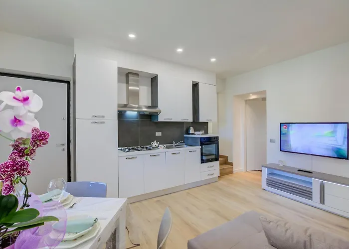 Patty New In Center - Happy Apartman